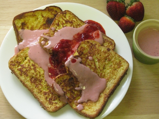 French Toast with Strawberry Cream Sauce